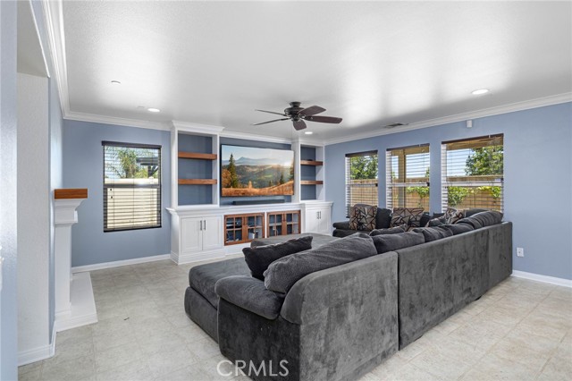 Detail Gallery Image 7 of 45 For 89 Muir Woods Rd, Perris,  CA 92570 - 5 Beds | 2/1 Baths