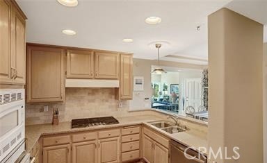 106 Tennis Villas Drive, Dana Point CA: https://media.crmls.org/medias/38126243-99e3-4f70-a6a8-dd6710a7b2e8.jpg