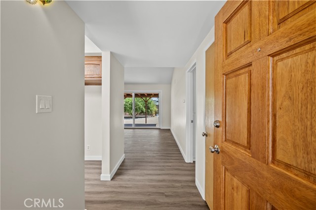 Detail Gallery Image 2 of 32 For 18644 Liggett St, Northridge,  CA 91324 - 3 Beds | 2 Baths