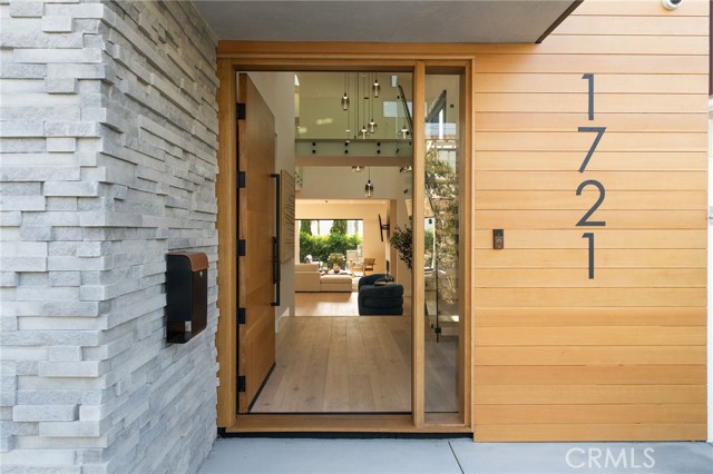 1721 Oak Avenue, Manhattan Beach CA: https://media.crmls.org/medias/3813bcb5-e67b-4dd9-a32e-b5badb16047c.jpg