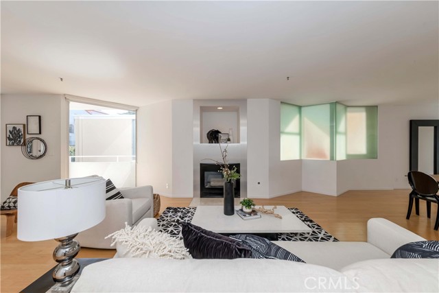 Detail Gallery Image 24 of 43 For 938 2nd St #301,  Santa Monica,  CA 90403 - 2 Beds | 2/1 Baths