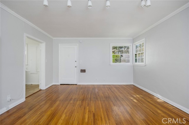 Detail Gallery Image 9 of 19 For 10372 Ashton Ave, Los Angeles,  CA 90024 - 2 Beds | 4 Baths