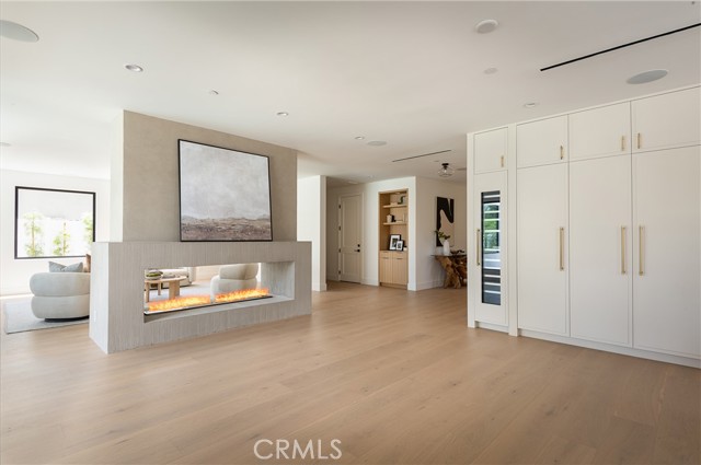 Detail Gallery Image 5 of 39 For 4936 Strohm Ave, Toluca Lake,  CA 91601 - 6 Beds | 6/1 Baths