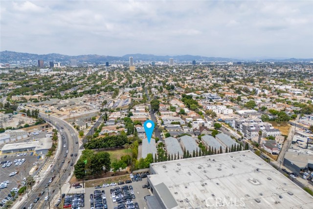 5740 S Glennie Lane, Los Angeles CA: https://media.crmls.org/medias/38165d2e-344d-46d2-bde7-98c56ca27837.jpg