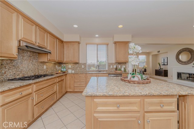 25228 Coral Canyon Road, Corona CA: https://media.crmls.org/medias/3817bb98-fb56-4a4f-a414-17d5c03d8b92.jpg