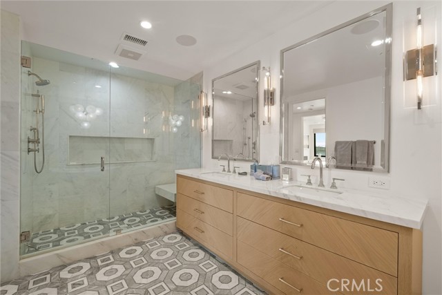Detail Gallery Image 13 of 17 For 2200 the Strand #B,  Manhattan Beach,  CA 90266 - 3 Beds | 2 Baths