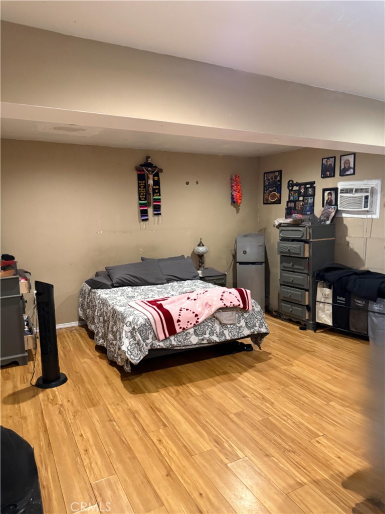 https://media.crmls.org/medias/381872a1-b98a-401c-a69b-4c1f10ca7b3d.jpg?preset=X-Large