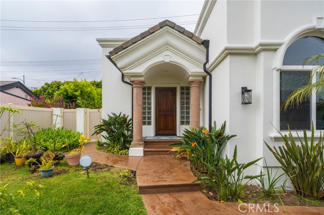 5502 Beran St, Torrance CA: https://media.crmls.org/medias/38187cf6-3ac8-49b4-86a0-2c09be75ed55.jpg