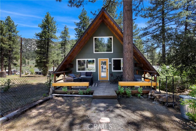 Detail Gallery Image 1 of 19 For 1310 Helen St, Wrightwood,  CA 92397 - 2 Beds | 1 Baths