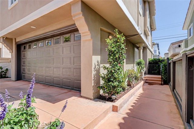 Detail Gallery Image 33 of 34 For 506 N Lucia Ave #B,  Redondo Beach,  CA 90277 - 4 Beds | 3 Baths