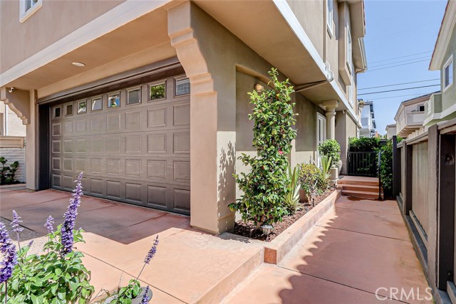 Detail Gallery Image 33 of 34 For 506 N Lucia Ave #B,  Redondo Beach,  CA 90277 - 4 Beds | 3 Baths