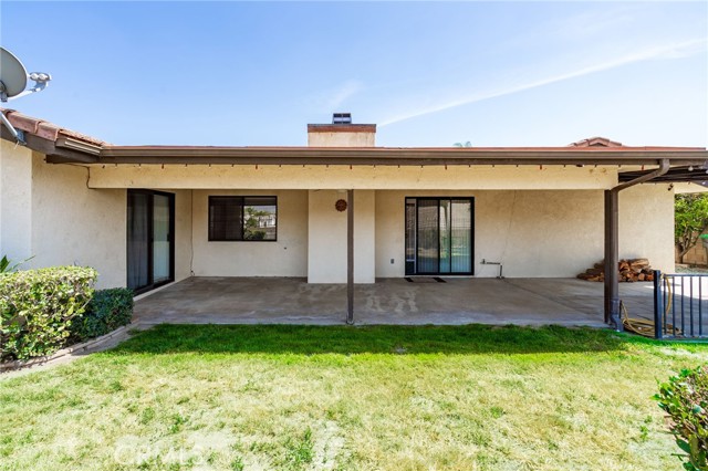 4050 Bordeaux Lane, Hemet CA: https://media.crmls.org/medias/38194e78-0841-4092-8374-34525875389d.jpg