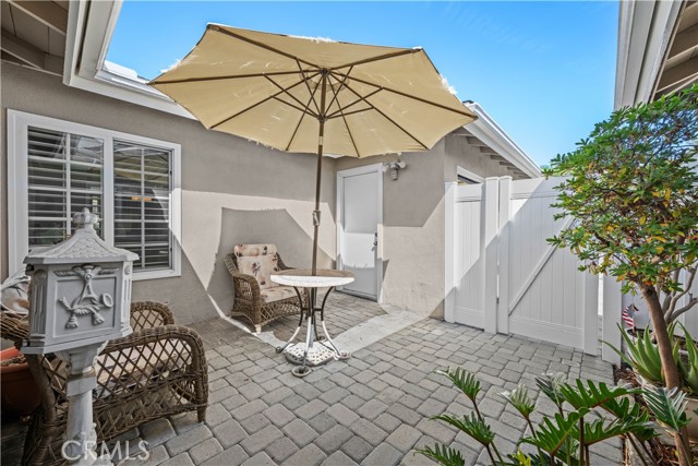 Detail Gallery Image 7 of 41 For 2102 N Eastwood Ave, Santa Ana,  CA 92705 - 3 Beds | 2 Baths