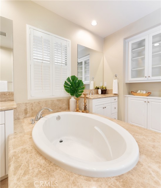 Detail Gallery Image 11 of 39 For 70 Vintage, Irvine,  CA 92620 - 3 Beds | 2/1 Baths