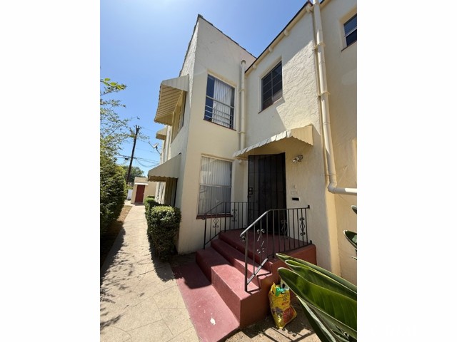 1237 S 3rd Street, Alhambra CA: https://media.crmls.org/medias/381a93c3-6ee0-461f-8c51-b82791617d14.jpg