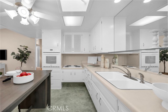 Detail Gallery Image 15 of 32 For 1491 Golden Rain Rd 91j,  Seal Beach,  CA 90740 - 2 Beds | 2 Baths