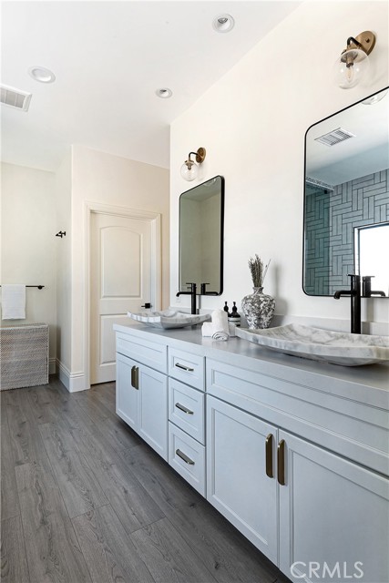 Detail Gallery Image 35 of 46 For 11039 Wrightwood Pl, Studio City,  CA 91604 - 3 Beds | 3 Baths