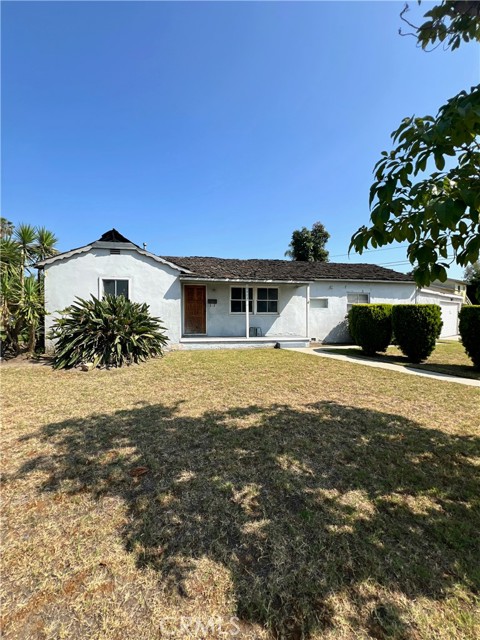 9904 Rives Avenue, Downey CA: https://media.crmls.org/medias/381bd79f-2302-48d7-ad0c-e1b45f5600f0.jpg