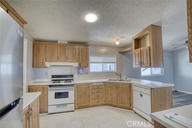 Detail Gallery Image 12 of 40 For 4616 North River Rd #8,  Oceanside,  CA 92057 - 3 Beds | 2 Baths