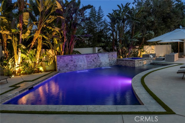 5265 Del Moreno Drive, Woodland Hills CA: https://media.crmls.org/medias/381de6b6-a202-4d6f-b2a8-864e354cf3af.jpg