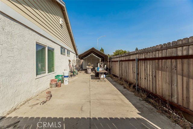 2468 Laverne, Clovis CA: https://media.crmls.org/medias/381e50d8-5674-4c1a-975d-00182321ef31.jpg