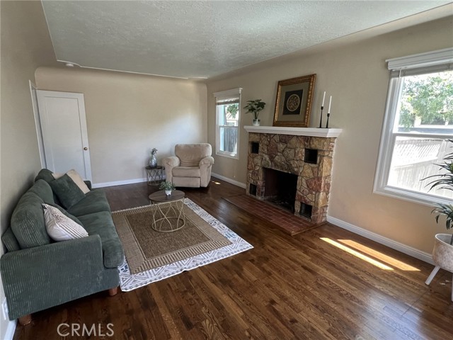 2030 Union Avenue, Merced CA: https://media.crmls.org/medias/381e877b-e1cf-4dc3-bdf0-c8f7a16d45f5.jpg