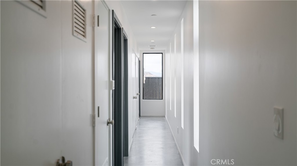 https://media.crmls.org/medias/38203ca1-1157-4a51-9002-60d84b67a4f8.jpg?preset=X-Large