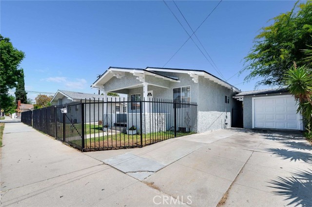 418 W Los Angeles Avenue, Montebello CA: https://media.crmls.org/medias/382054e2-1a21-4ff1-a005-07e594e04f7e.jpg