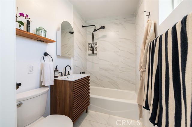 4142 Mercury Avenue, Los Angeles CA: https://media.crmls.org/medias/3820c942-a890-4d08-9863-b3ac22544cd6.jpg
