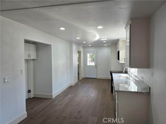 Detail Gallery Image 6 of 21 For 25162 N. Center, Los Molinos,  CA 96055 - 2 Beds | 2 Baths