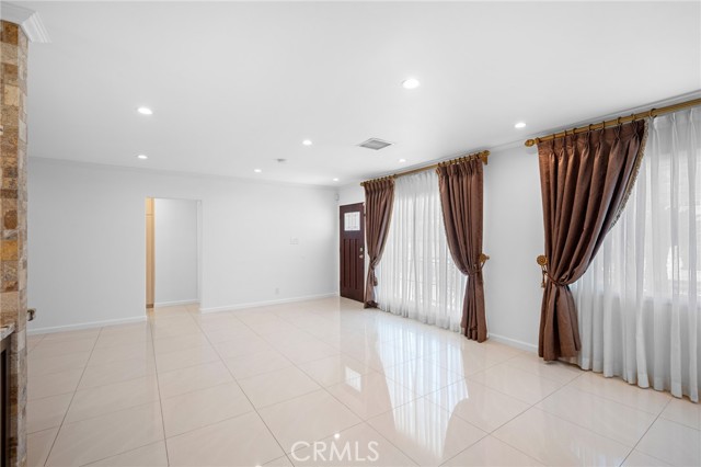 8337 Valecrest Drive, Sun Valley CA: https://media.crmls.org/medias/38212d70-63a2-4a2c-bcaf-70ec540405c9.jpg