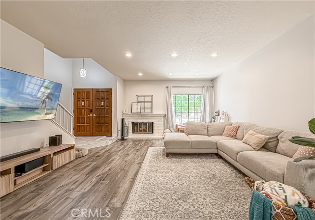 450 Country Club Drive, Simi Valley CA: https://media.crmls.org/medias/38219545-766c-4603-b08c-782b7b38899c.jpg