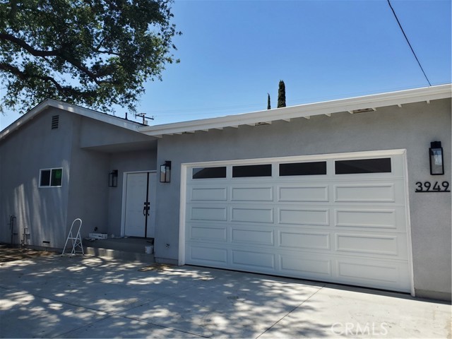 3945 3949 Sycamore Street, Pasadena CA: https://media.crmls.org/medias/3821bef8-ac4e-4d8f-bf7b-98b9ff554884.jpg