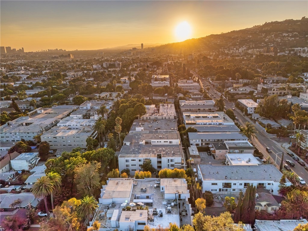 https://media.crmls.org/medias/38228c0d-b332-416b-8a84-752797137118.jpg?preset=X-Large