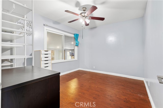 Detail Gallery Image 10 of 18 For 4512 W Watkins Way, Santa Ana,  CA 92704 - 3 Beds | 2 Baths