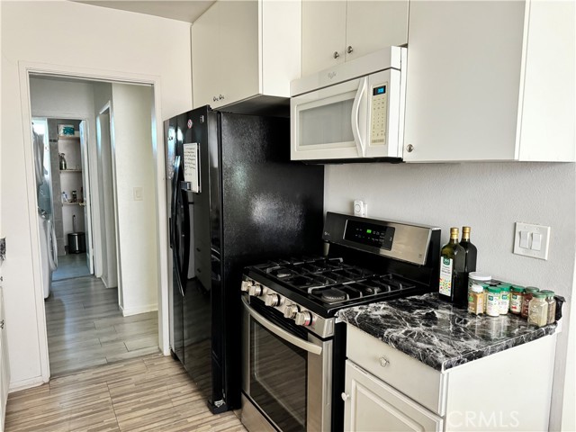 Detail Gallery Image 9 of 14 For 17155 Roscoe Bld #5,  Northridge,  CA 91325 - 1 Beds | 1 Baths