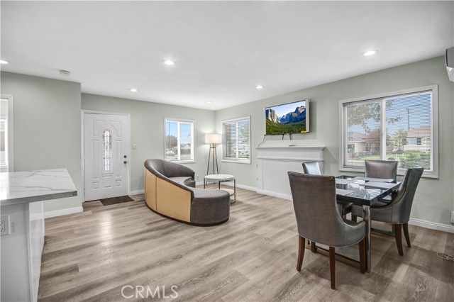 Detail Gallery Image 8 of 32 For 12811 Oaks Avenue, Chino,  CA 91710 - 6 Beds | 3 Baths