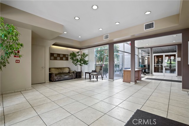 Detail Gallery Image 21 of 28 For 5325 Newcastle Ave #240,  Encino,  CA 91316 - 2 Beds | 2 Baths