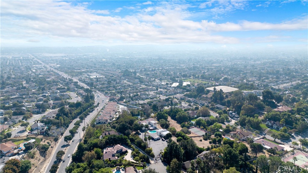 https://media.crmls.org/medias/38253393-9cbb-448a-86dc-c3462f860400.jpg?preset=X-Large