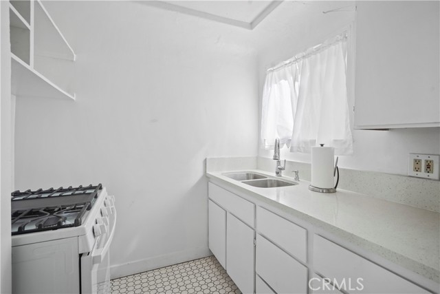 2313 Glendale Boulevard, Los Angeles CA: https://media.crmls.org/medias/38256a80-801a-4f7f-b271-f806ff7a2afd.jpg