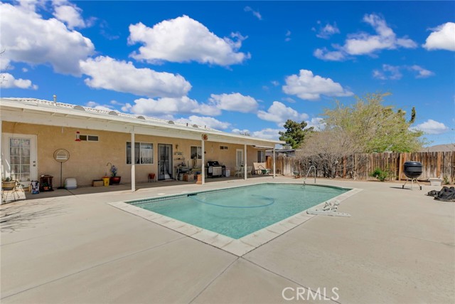 21919 Standing Rock Avenue, Apple Valley CA: https://media.crmls.org/medias/38256b72-4251-42d7-ad1d-132416e0880f.jpg