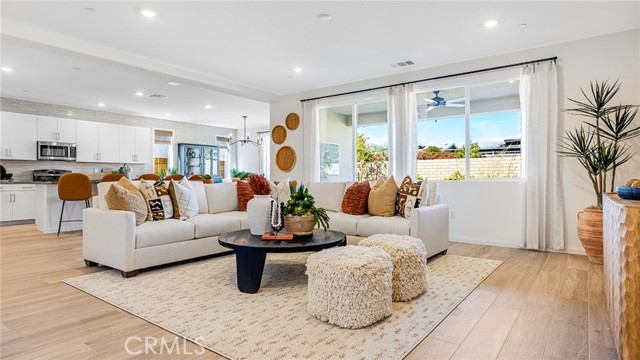 Detail Gallery Image 2 of 21 For 65139 Avenida De Nuves, Desert Hot Springs,  CA 92240 - 5 Beds | 3 Baths