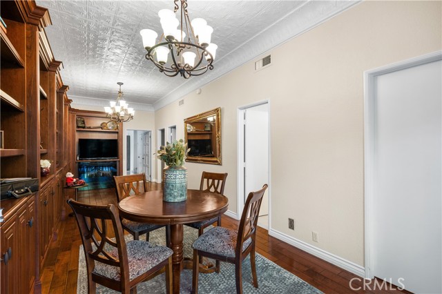 2565 Cliff Rd, Upland CA: https://media.crmls.org/medias/3826c63c-ba2a-402f-b053-e92c8ed70144.jpg