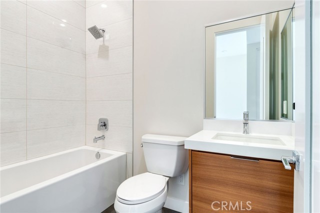 1912 Edgefair Lane, Redlands CA: https://media.crmls.org/medias/3826d593-0c9e-4954-bfb4-309742e05a80.jpg