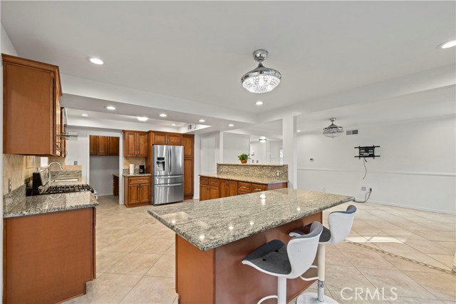 10685 Ledeen Drive, Lakeview Terrace CA: https://media.crmls.org/medias/3829548c-aab6-4ff6-a663-a387cbff1dac.jpg