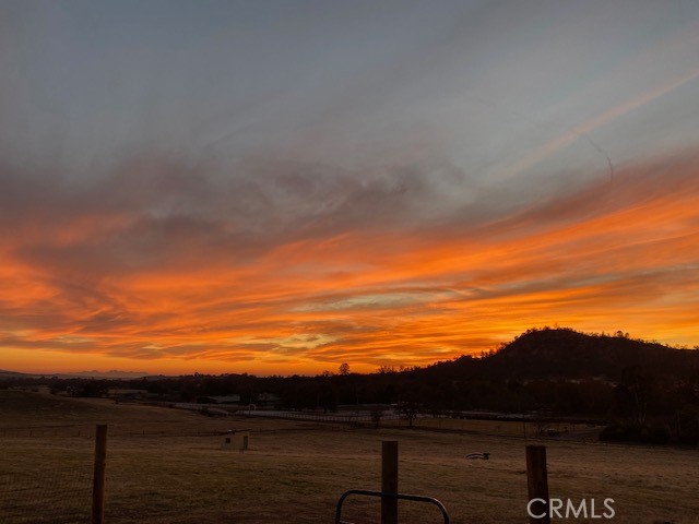 https://media.crmls.org/medias/38295b80-aba1-4d6a-91c6-8ceb76bbd060.jpg?preset=X-Large