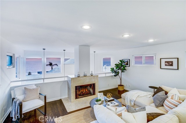 3207 Crest Drive, Manhattan Beach, California 90266, 3 Bedrooms Bedrooms, ,3 BathroomsBathrooms,Residential,Sold,Crest,PW21156135