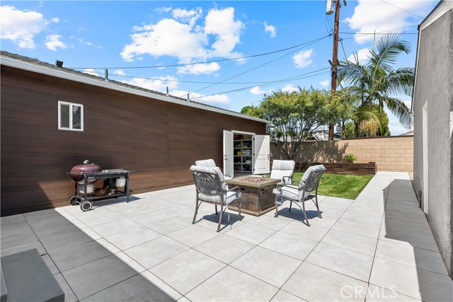 3556 Rutgers Avenue, Long Beach CA: https://media.crmls.org/medias/382a59a2-7f16-4119-839a-3f50902c7c25.jpg