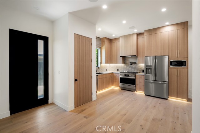 Detail Gallery Image 4 of 21 For 6212 Acadia Ave a,  Agoura Hills,  CA 91301 - 3 Beds | 3 Baths