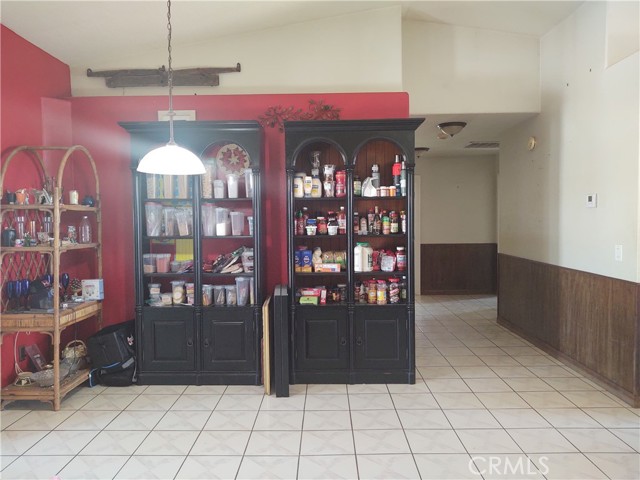 9373 Nevada Road, Phelan CA: https://media.crmls.org/medias/382b7b3c-7ebc-41d0-816b-34c9605711df.jpg